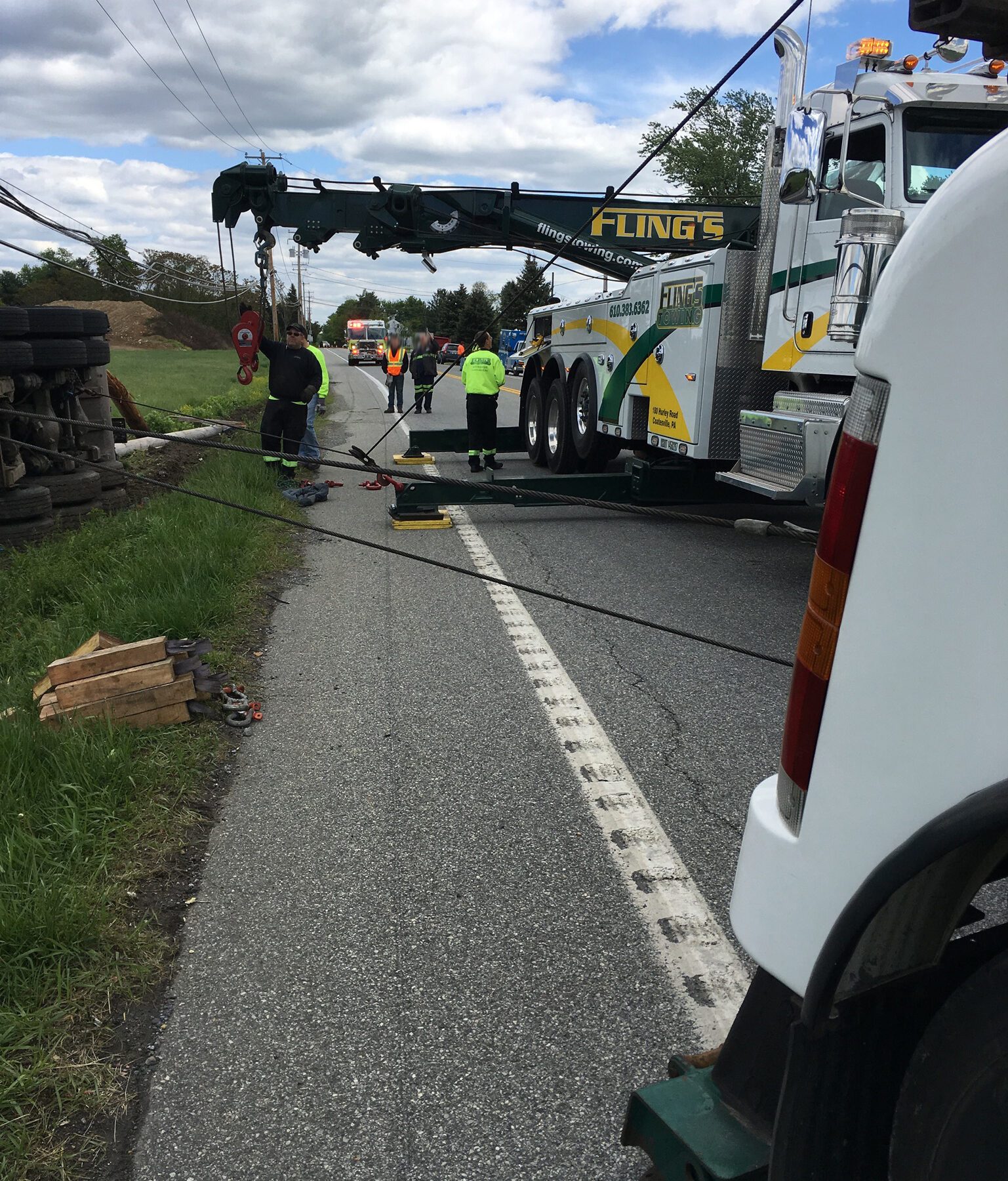 Flings towing trash truck garbage truck recovery uprighting rotator tow truck heavy duty towing recovery coatesville pa 6