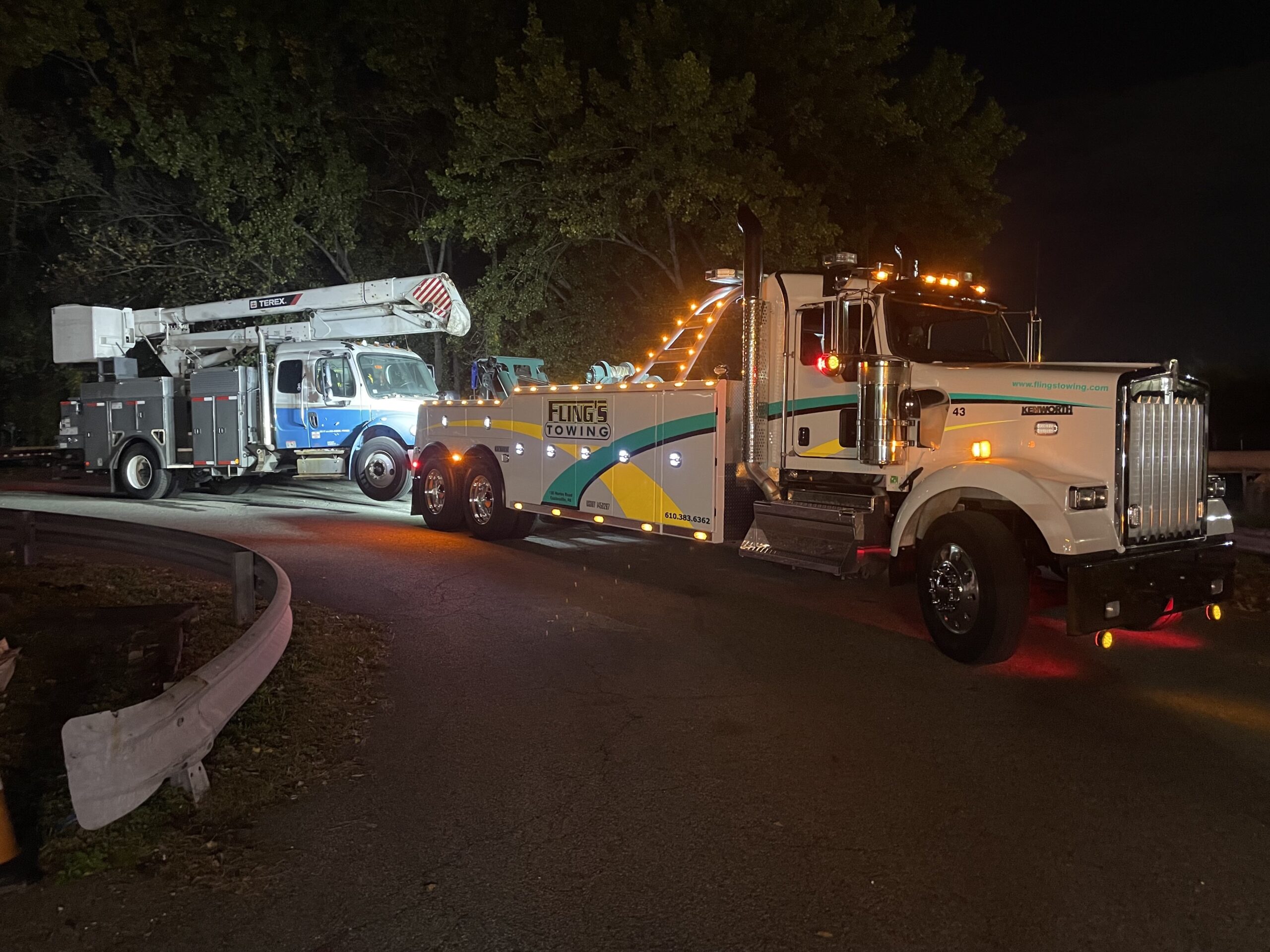 flings towing heavy duty towing bucket truck towing